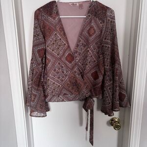 Women's casual hippie Boho Chic Wrap light weight Blouse‎ size small.